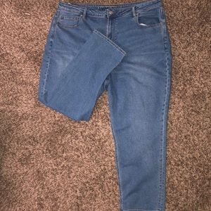 American Eagle Next Level High Waist Mom Jeans